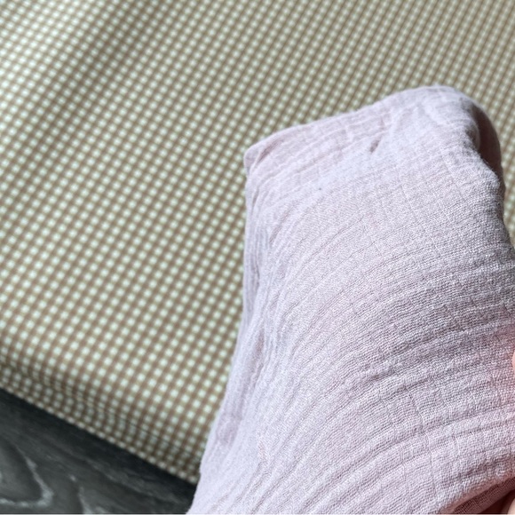 Set of 4 lightweight 100% cotton baby blankets. - Picture 6 of 16